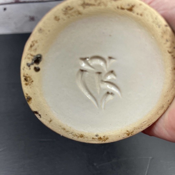 Vintage Studio Art Pottery 8 Inch Vase Applied Leaves Flowers Signed - Picture 6 of 8